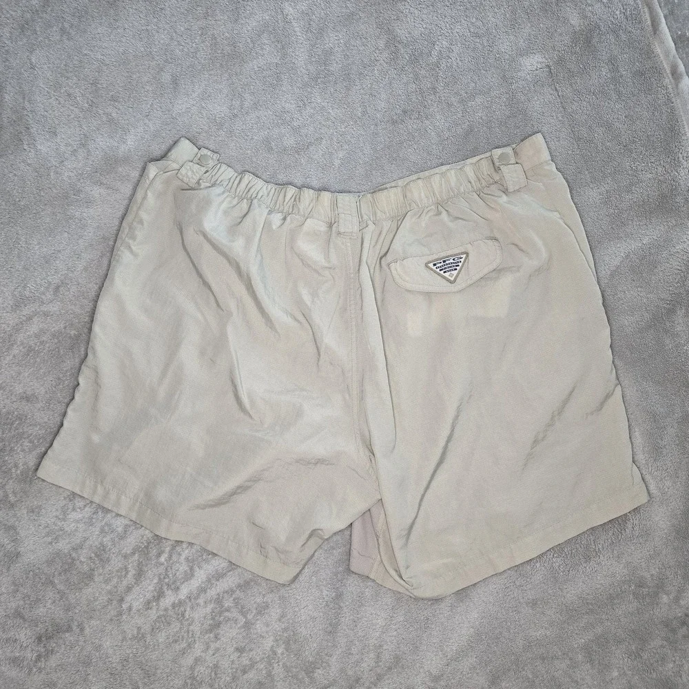 Columbia PFG Cargo Shorts Mens 2XL Beige Nylon Elastic Waist Fishing Hiking